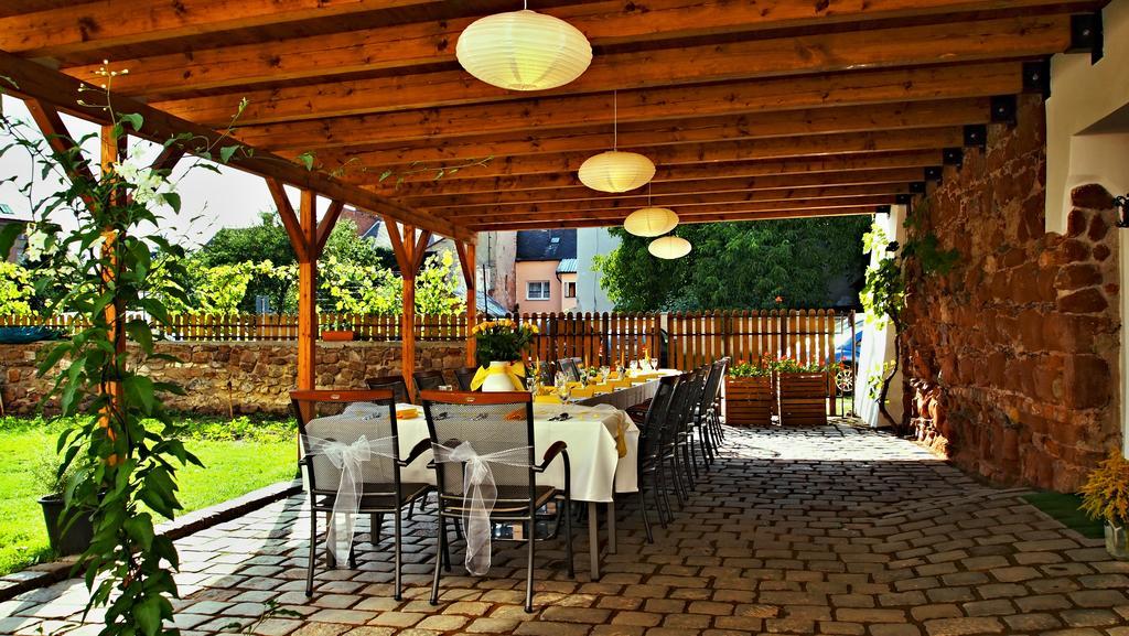 Excalibur Penzion A Restaurace Moravská Třebová Exteriör bild